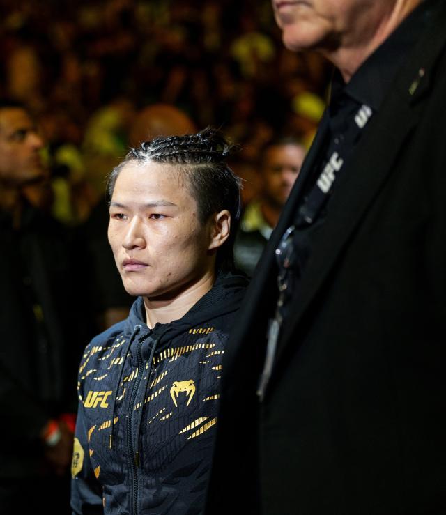 （体育）（8）搏击——UFC：张伟丽卫冕女子草量级金腰带XxjpseC007957_20250209_PEPFN0A001.jpg